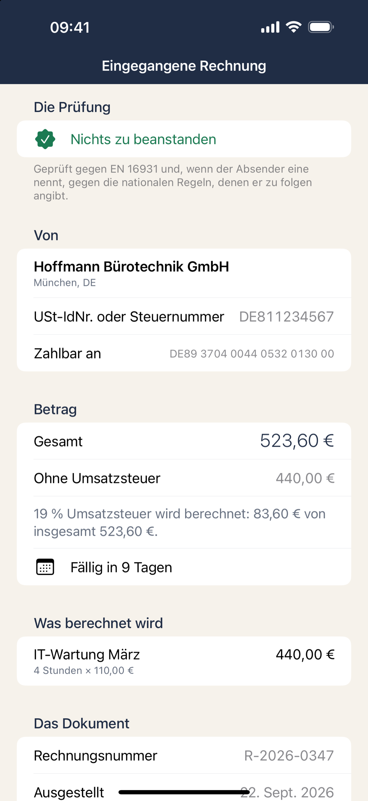Counthall liest eine empfangene E-Rechnung auf dem iPhone: Absender, Betrag, Umsatzsteuerbehandlung und Fälligkeitsdatum, darüber das Prüfergebnis
